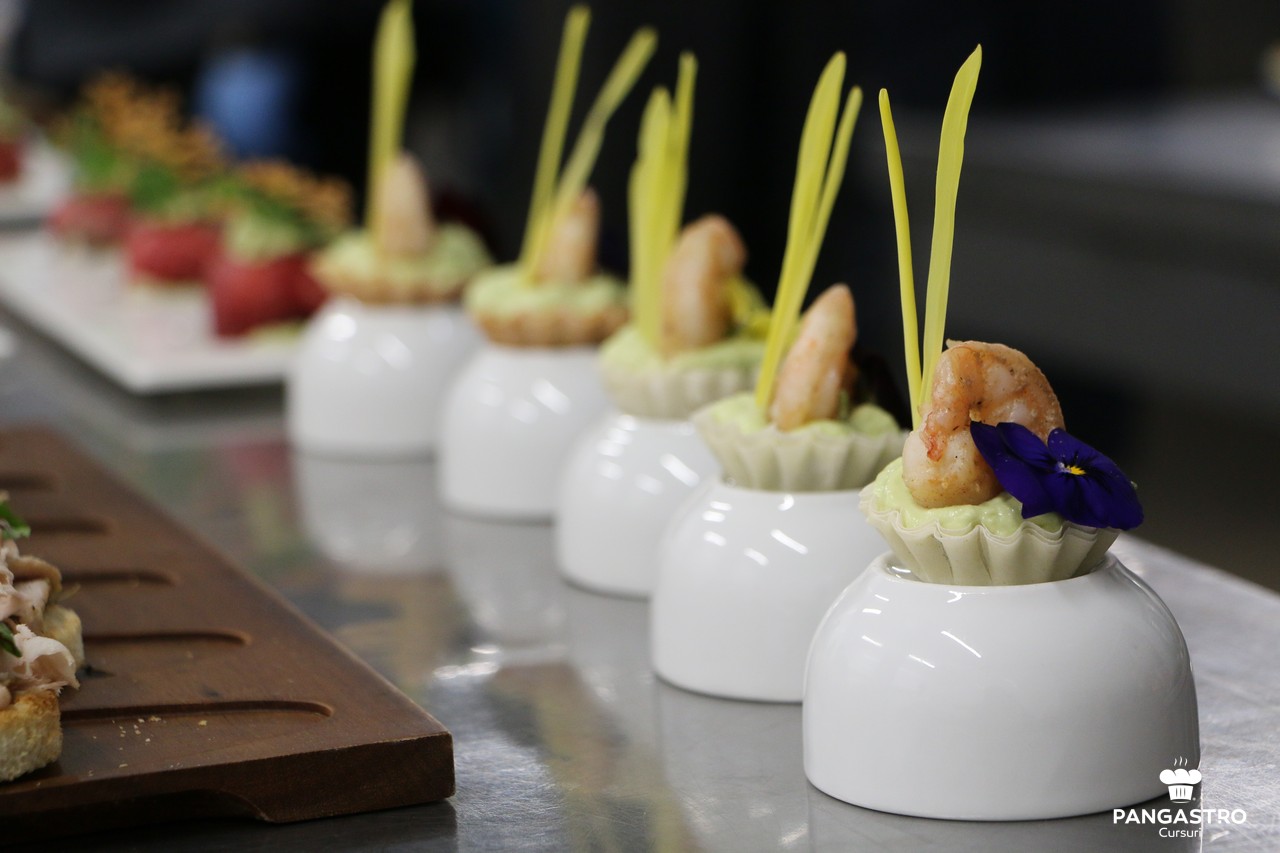 Meniuri complete pentru evenimente, 16-17 aprilie 2019