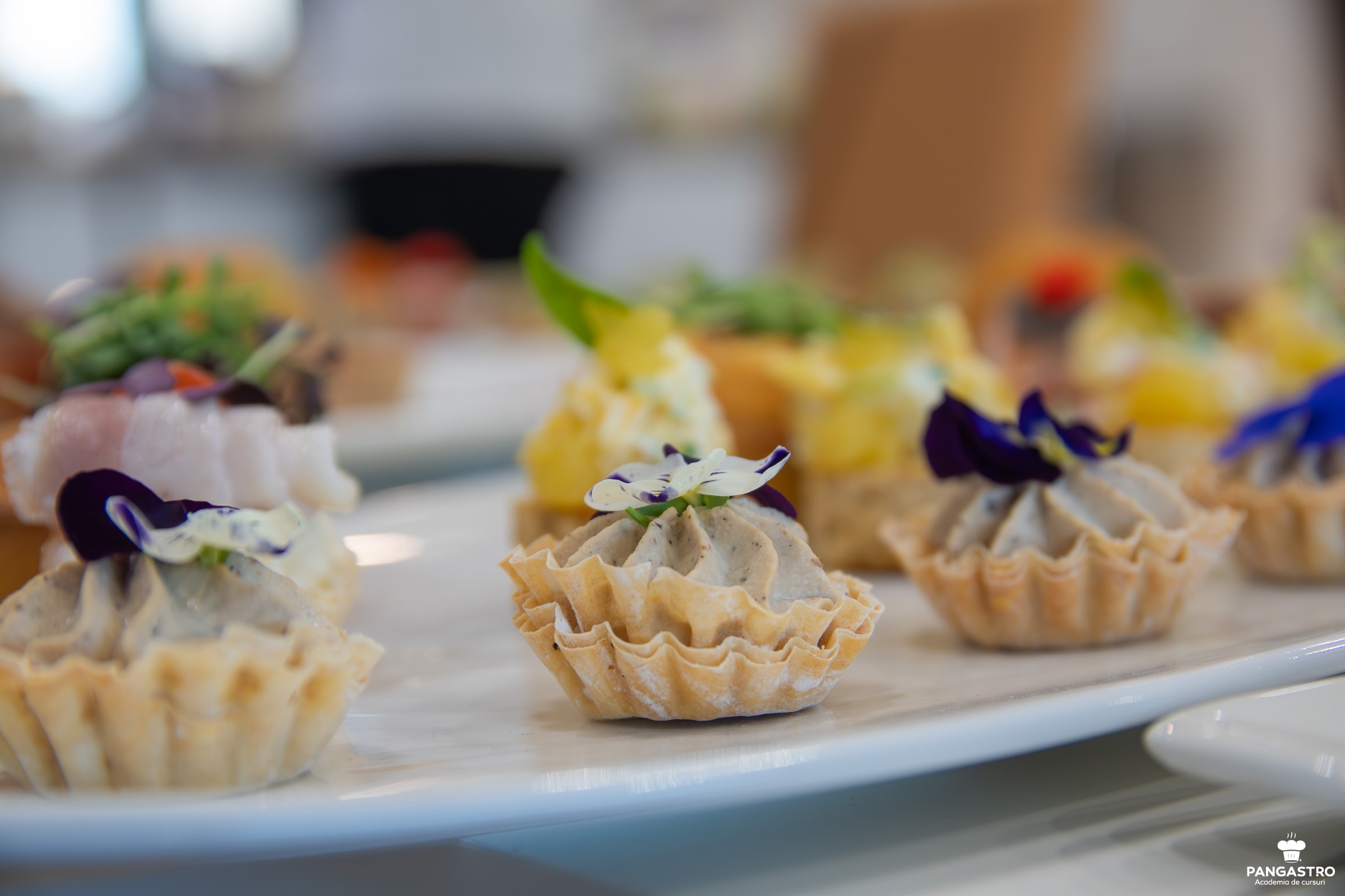 Meniuri complete pentru evenimente, 16-17 aprilie 2019